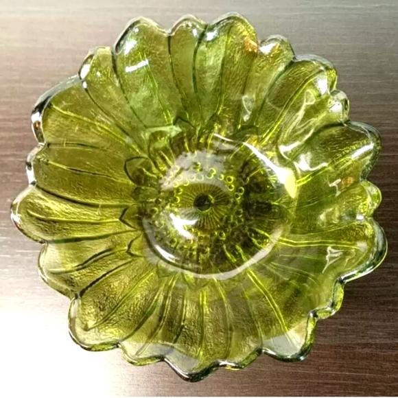 Indiana Glass Co Vintage Green Lilly Pons Bowl - Picture 4 of 4